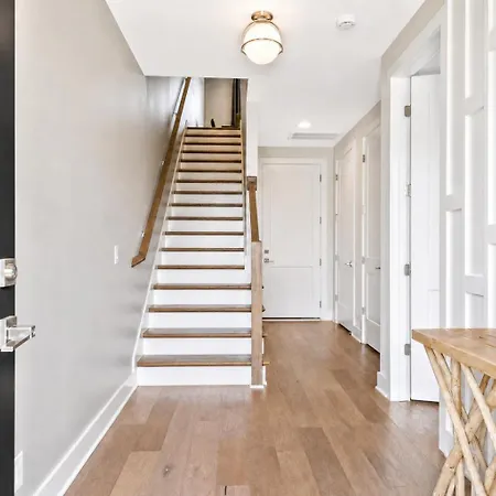 Holiday home Rooftop Deck Townhome Sleeps 12 Near Geodis Park
