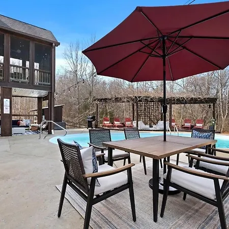 Cedar Peak - Pool Hot Tub & Gym Sleeps 24 *