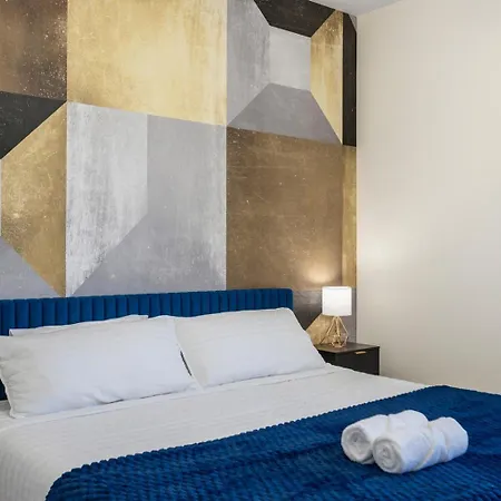The Encore - Rooftop Hot Tubgame Roomsleeps 12 Homestay