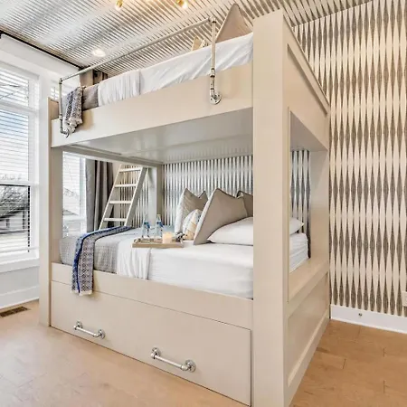 Holiday home 2 Rooftop Homes - Sleeps 24 - Near Geodis Park