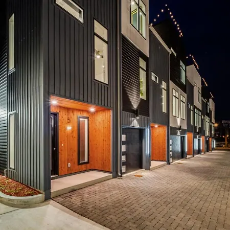 Luxury Living At Velvet And Vinyl Rooftop 6 Beds Holiday home