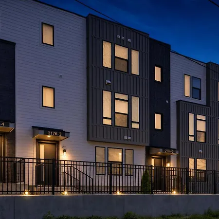 Rooftop Deck Townhome Sleeps 12 Near Geodis Park * Nashville