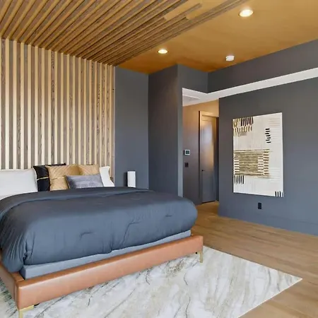 2 Ultra Lux Homes Sleeps 24 Hot Tub & Rooftops