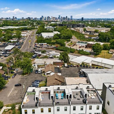 Rooftop Deck Townhome Sleeps 12 Near Geodis Park * Nashville
