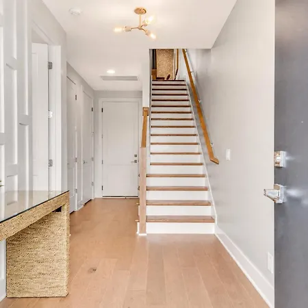 Pet-friendly House Sleeps 12 Near Geodis Park *