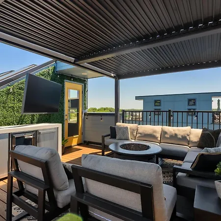 Cowboy Up Holiday home