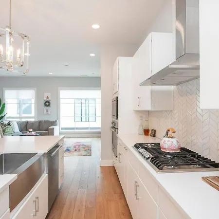 Downtown Modern, Rooftop Patio, Vanderbilt, 8 Beds *