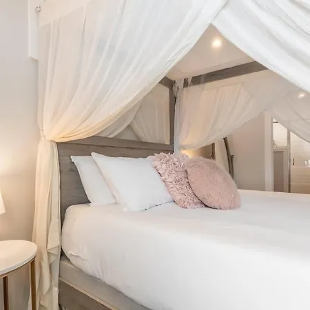 4br East - Walk To Bars & Restaurants Holiday home