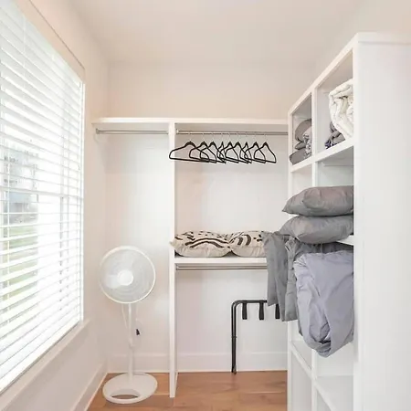 Downtown Modern, Rooftop Patio, Vanderbilt, 8 Beds * Nashville