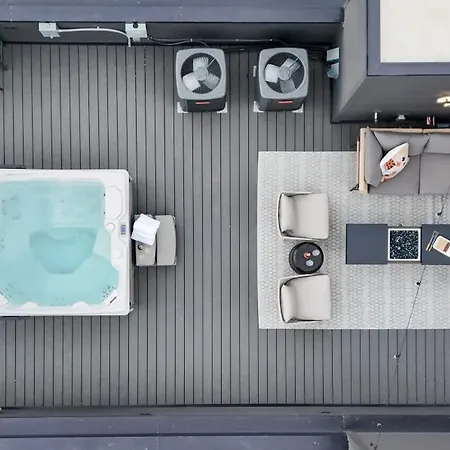 The Hubb House - Relaxing Rooftop Hot Tub * Nashville