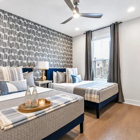 Holiday home 2 Rooftop Homes - Sleeps 24 - Near Geodis Park Nashville