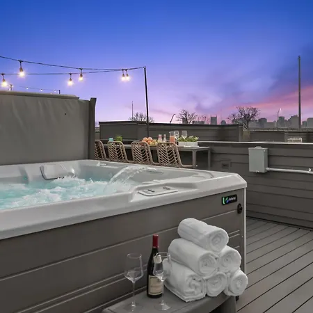 The Hubb House - Relaxing Rooftop Hot Tub * Nashville