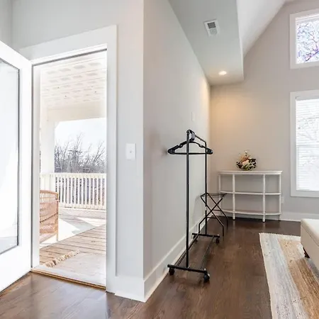 4br East - Walk To Bars & Restaurants Holiday home