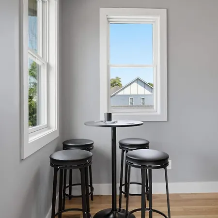 Walk To Germantown Game Minutes To Broadway Holiday home Nashville