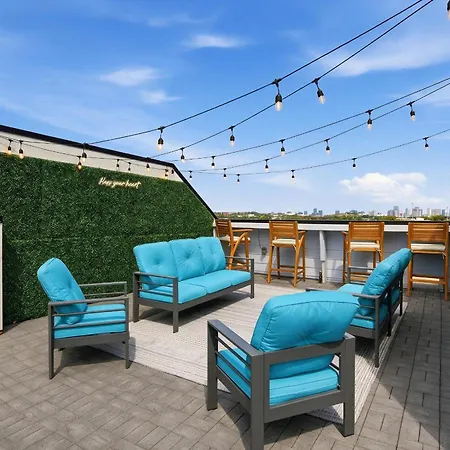 Holiday home Rooftop Deck Townhome Sleeps 12 Near Geodis Park *