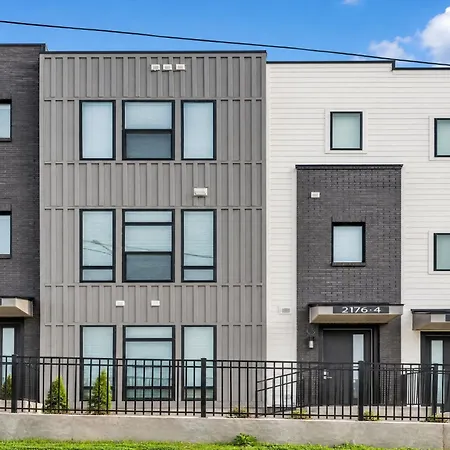 Pet-friendly House Sleeps 12 Near Geodis Park Holiday home Nashville
