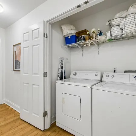 Holiday home Spacious Townhouse W Exclusive Backyard Nashville