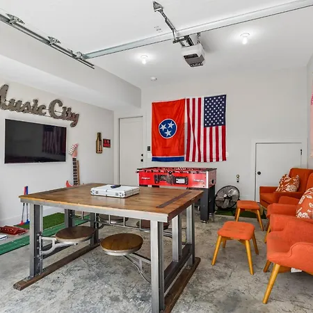 Some Things Just Go Better Together Sleeps 20 Holiday home Nashville