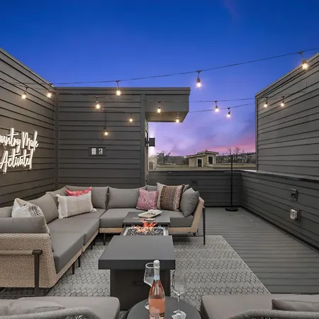 The Hubb House - Relaxing Rooftop Hot Tub Holiday home