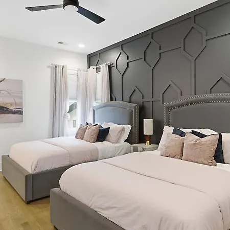 2 Ultra Lux Homes Sleeps 24 Hot Tub & Rooftops Holiday home