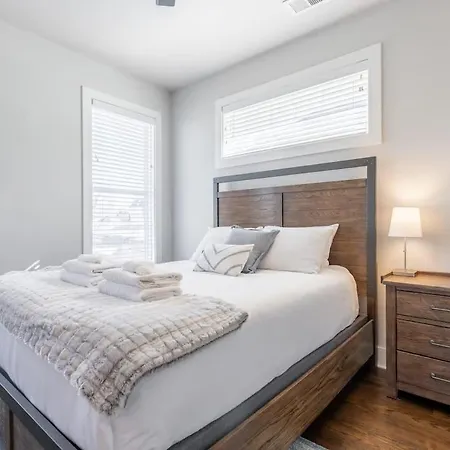 4br East - Walk To Bars & Restaurants * Nashville
