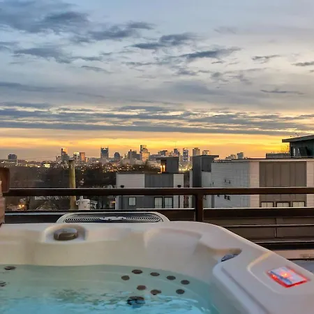 Luxury Downtown Views - Rooftop - Hot Tub - Garage Nashville