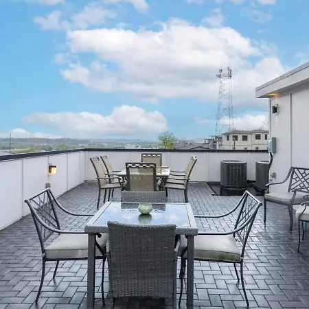 Downtown Modern, Rooftop Patio, Vanderbilt, 8 Beds *