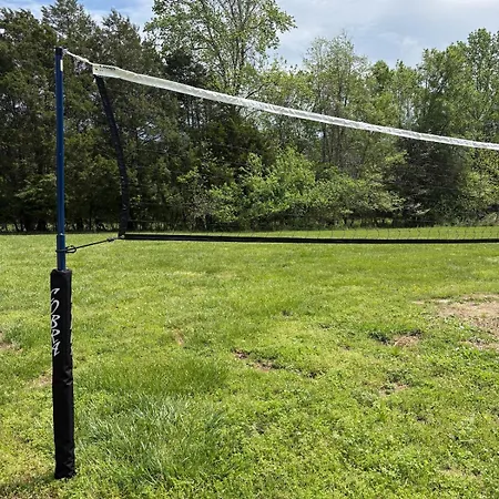 Cedar Peak - Pool Hot Tub & Gym Sleeps 24 Holiday home Nashville