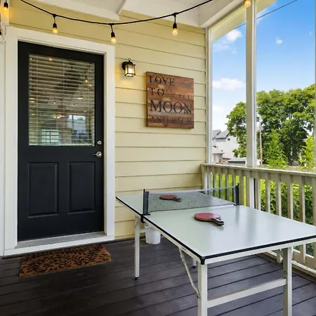 Spacious Townhouse W Exclusive Backyard Holiday home Nashville