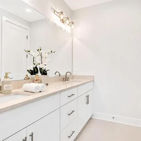 2 Rooftop Homes - Sleeps 24 - Near Geodis Park