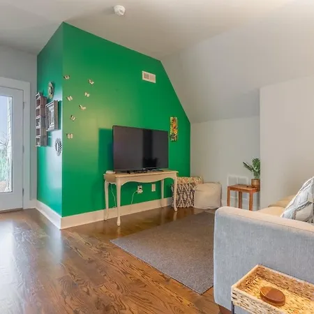 4br East - Walk To Bars & Restaurants *