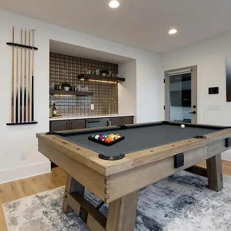 2 Ultra Lux Homes Sleeps 24 Hot Tub & Rooftops *
