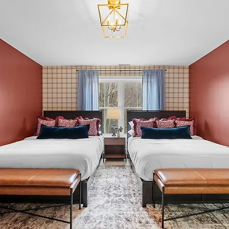 Cedar Peak - Pool Hot Tub & Gym Sleeps 24 * Nashville