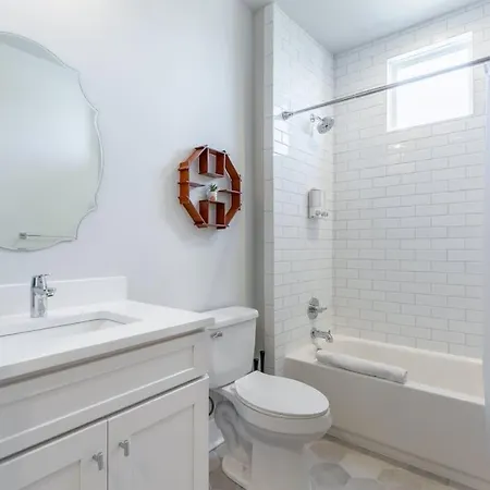 4br East - Walk To Bars & Restaurants