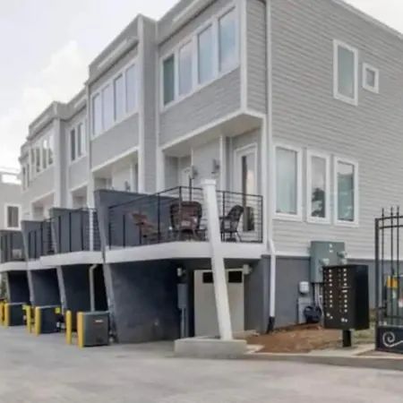 Funk House. Mins To Broadway. Parking Holiday home