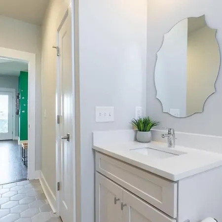 Holiday home 4br East - Walk To Bars & Restaurants *