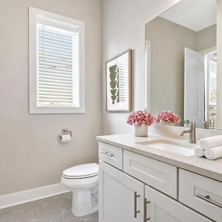2 Rooftop Homes - Sleeps 24 - Near Geodis Park Holiday home Nashville