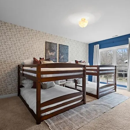 Cedar Peak - Pool Hot Tub & Gym Sleeps 24 * Nashville