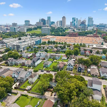 Spacious Townhouse W Exclusive Backyard Nashville