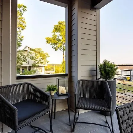 Holiday home 2 Ultra Lux Homes Sleeps 24 Hot Tub & Rooftops *