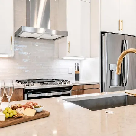 2 Rooftop Homes - Sleeps 24 - Near Geodis Park Nashville