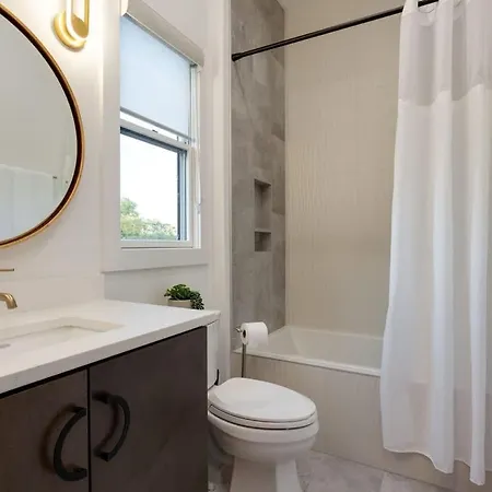 2 Ultra Lux Homes Sleeps 24 Hot Tub & Rooftops *
