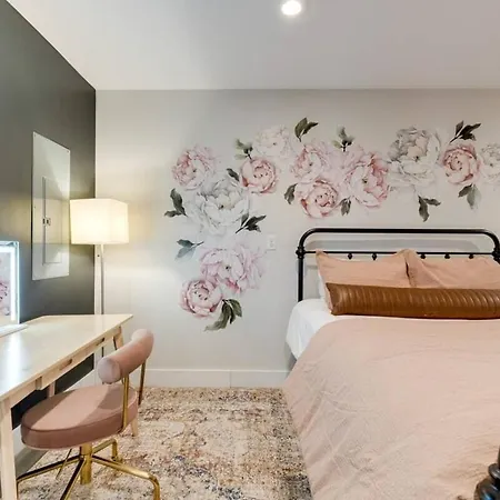 Funk House. Mins To Broadway. Parking Holiday home Nashville