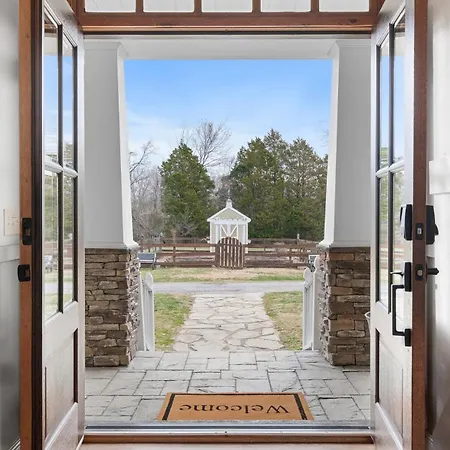 Cedar Peak - Pool Hot Tub & Gym Sleeps 24 * Nashville