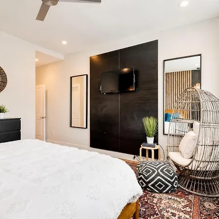 Funk House. Mins To Broadway. Parking Holiday home Nashville