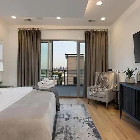 2 Ultra Lux Homes Sleeps 24 Hot Tub & Rooftops *
