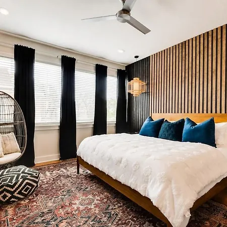 Funk House. Mins To Broadway. Parking * Nashville