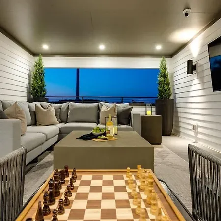 Holiday home 2 Ultra Lux Homes Sleeps 24 Hot Tub & Rooftops Nashville