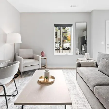 Landing Modern With Amazing Amenities Apartment Nashville