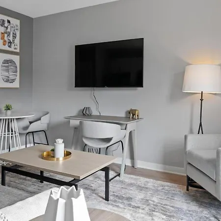 Apartment Landing Modern With Amazing Amenities *